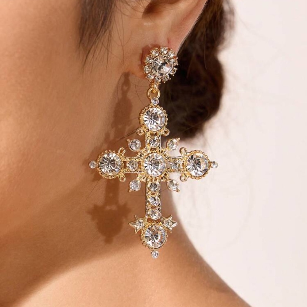 Women's Fashionable Cross Shaped Earrings Decorated With Diamonds